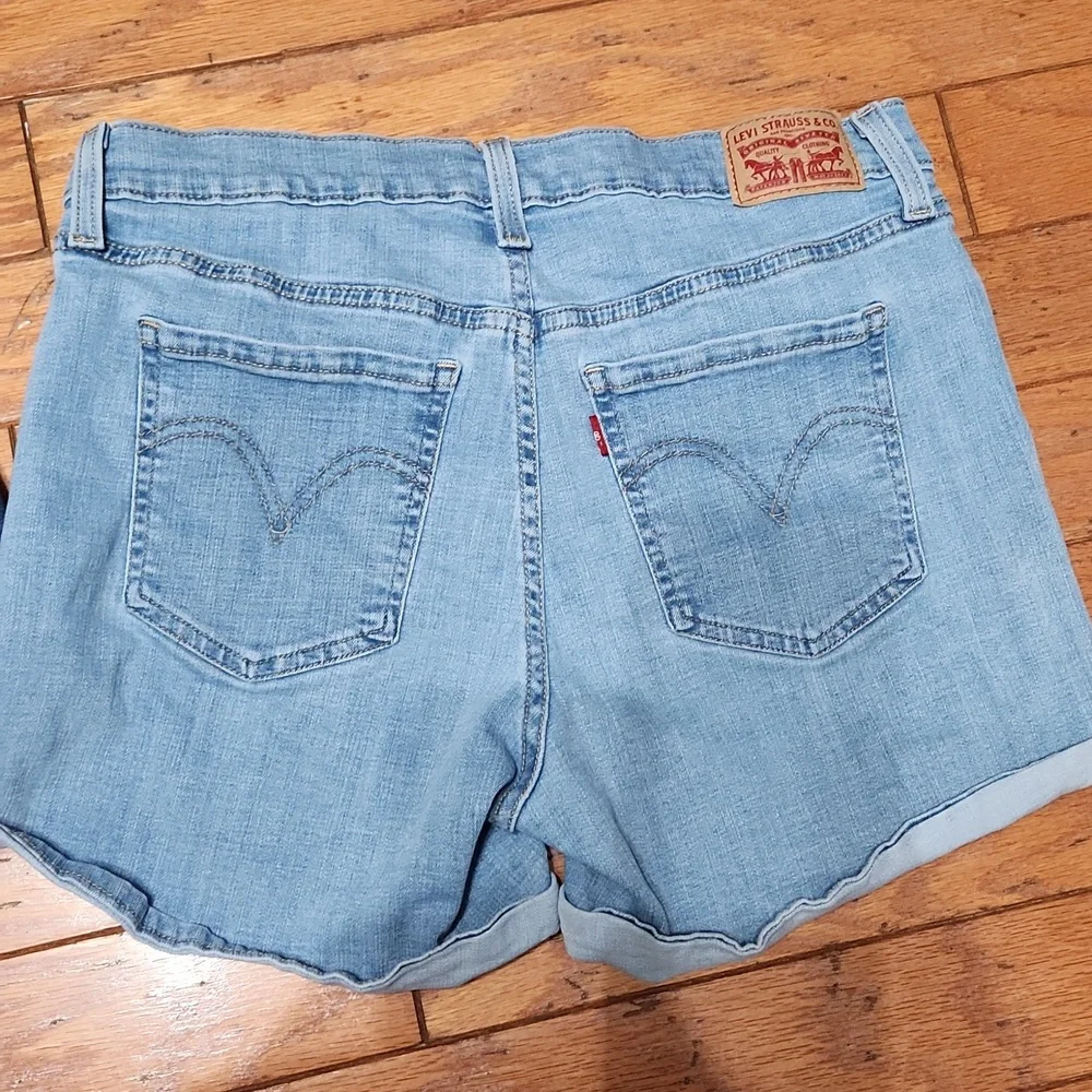 Levi Mid Length Shorts Bundle , Size 31 - Picture 3 of 6